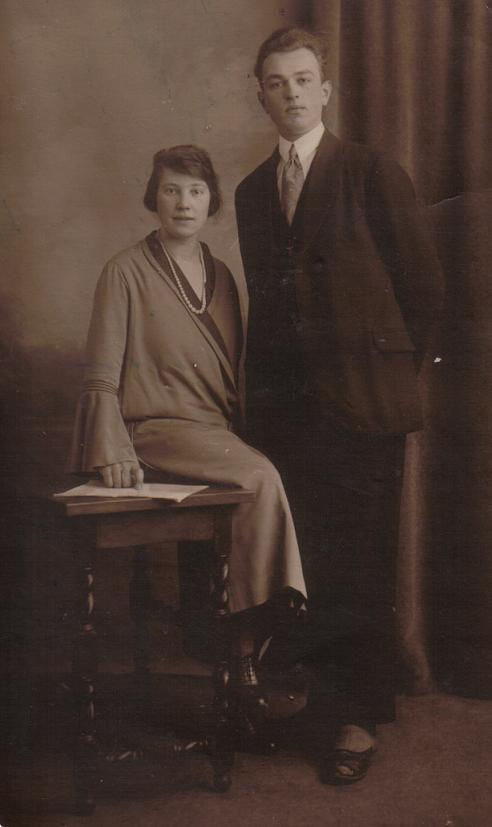 Klik voor foto in apart venster mennenga_otto_jan___helene_sofie_meije_verloving.jpg